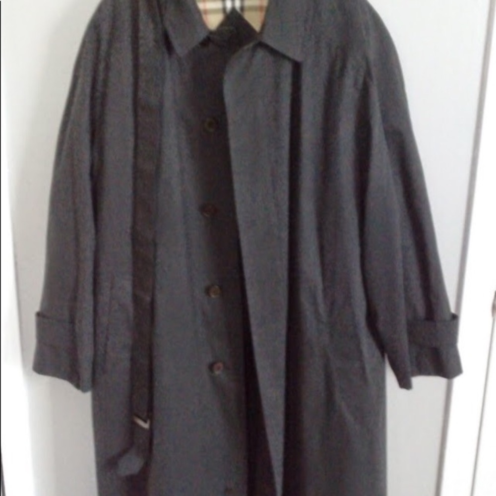 Men’s Burberry’s Trench Coat